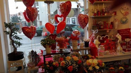 Rekba Radosław Kikisz, Kwiaciarnia w Gierałtów