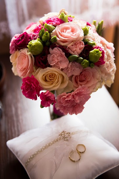 Studio Florystyczne Kwiatowa poezja - florystyka i fotografia ślubna, Kwiaciarnia w Złotoryja