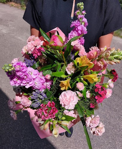 Bartos Beata. Kwiaciarnia, Kwiaciarnia w Łazy