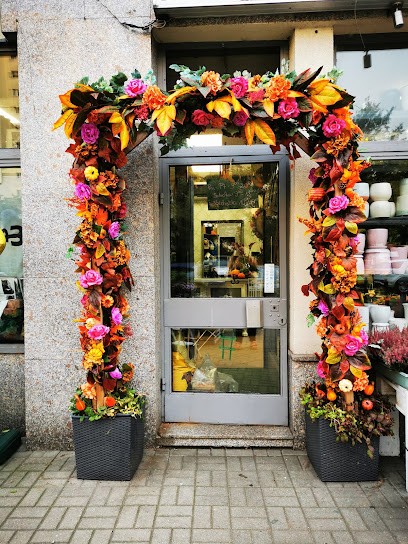 Kwiaciarnia Flora W Warszawie, Czynna Codziennie Od Skowronka Do żaby, Kwiaciarnia w Warszawa