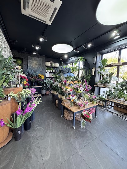 Kwiaciarnia Akant, Kwiaciarnia w Dąbrówka