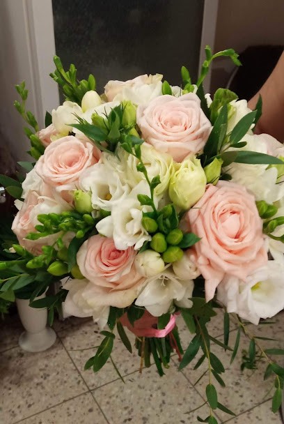 Kwiaciarnia DORIS Dekoracje florystyczne kościelne Wiązanki, Kwiaciarnia w Ostrowiec Świętokrzyski