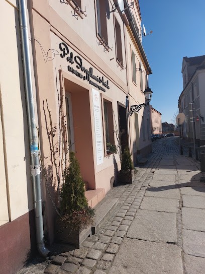 Pod skrzydłami anioła, Kwiaciarnia w Wołów