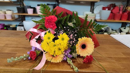 Godzwon Agata i Hubert. Kwiaciarnia. Kwiaty z dostawą. Bukiety okolicznościowe, wiązanki, Kwiaciarnia w Busko-Zdrój